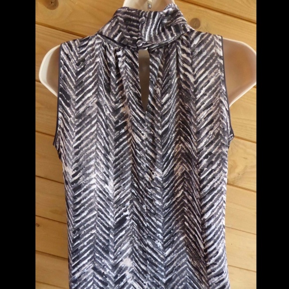 Joan Vass Studio Gray Chevron Stripe Turtleneck Mock Blouse Sleeveless Shirt Top - Picture 4 of 6